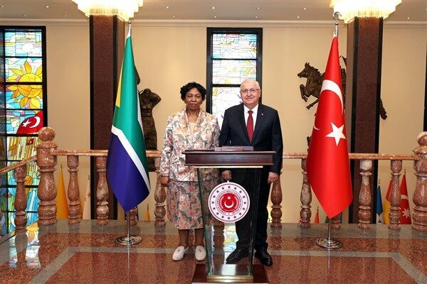 Milli Savunma Bakanı Güler, Güney Afrika Savunma ve Gaziler Bakanı