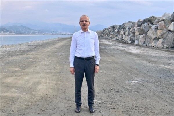 Ulaştırma ve Altyapı Bakanı Uraloğlu, Ankara'da Filistin'e destek için düzenlenen