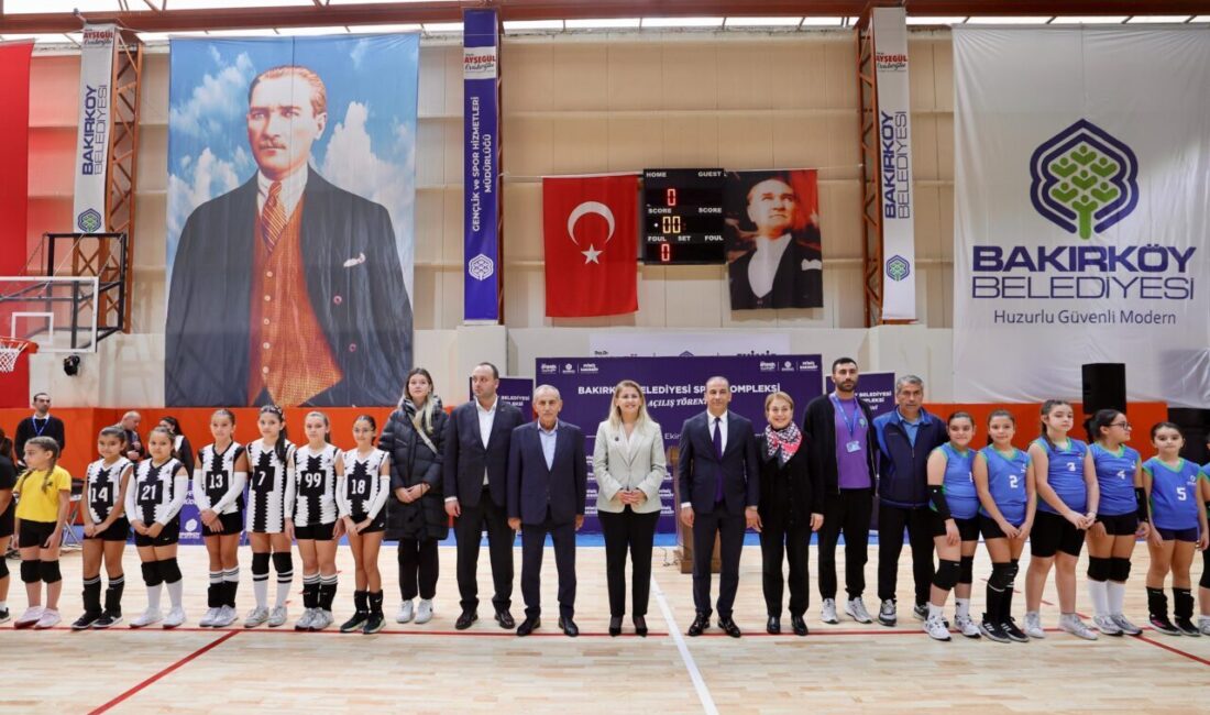 Toplam 16 bin metrekare alana sahip Ataköy Sanatçılar Parkı içinde