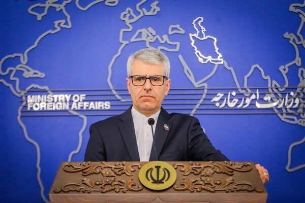 Baqaei, Büyükelçi Sumirat ile bir araya geldi İran İslam Cumhuriyeti Dışişleri Bakanlığı Sözcüsü Esmaeil Baqaei, Endonezya'nın İran Büyükelçisi