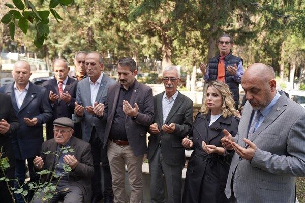 Anma törenine Belediye Başkanı Aydın’ın yanı sıra, Belediye Başkan Yardımcısı