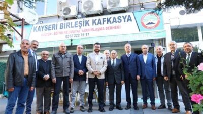 Kayseri Büyükşehir Belediye Başkanı Memduh Büyükkılıç, kentin farklı noktalarında bir