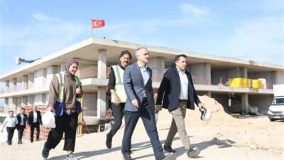 Çayırova Spor Lisesi’nin inşaatı devam ediyor. Çayırova Belediye Başkanı Bünyamin