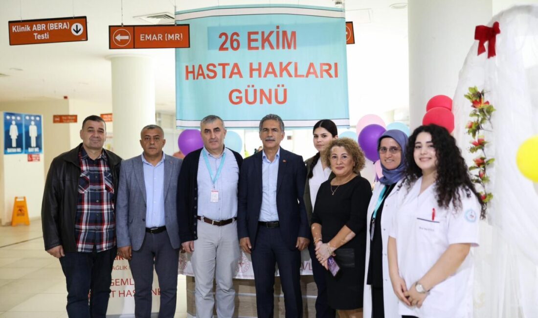 Başkan Deviren, Gemlik Devlet Hastanesi’ni ziyaret etti Hastane ziyaretine Başkan Deviren ile beraber meclis üyeleri de katıldı.