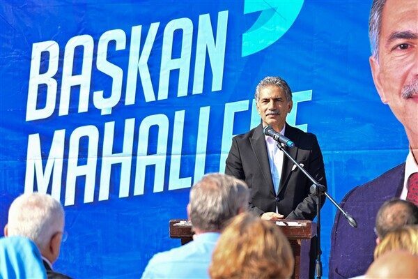 Kurşunlu Tahtalı Çarşı arkasında gerçekleşen toplantıya Belediye Başkan Yardımcıları, Belediye