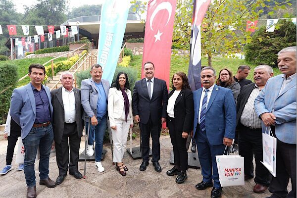Manisa Büyükşehir Belediye Başkanı Besim Dutlulu, Muhtarlar Günü kapsamında Yunusemre