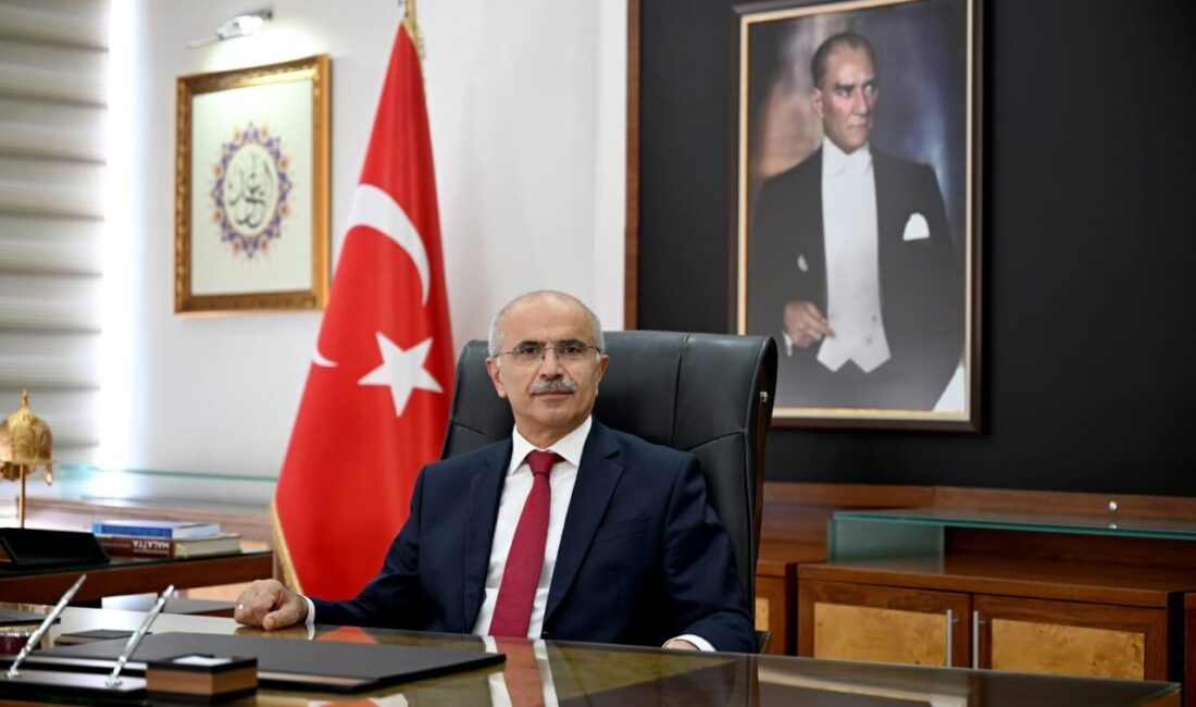 Malatya Büyükşehir Belediye Başkanı Sami Er mesajında, muhtarların yerel demokrasinin