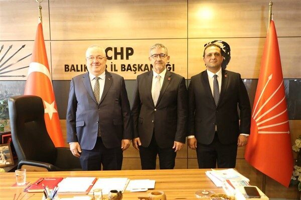 Ziyarete CHP Edremit İlçe Yönetim Kurulu üyeleri de katıldı. Başkan