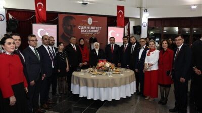 Kütahya Belediye Başkanı Eyüp Kahveci, 29 Ekim Cumhuriyet Bayramı’nın 102.