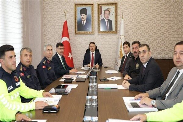 Kütahya Valisi Musa Işın, Kütahya Belediye Başkanı Eyüp Kahveci ve