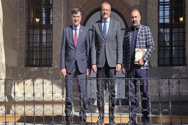 Günün ilk oturumunda, “Peyzajların Yaşayan Mirası: Sürdürülebilir Kültürel Gelişim ve
