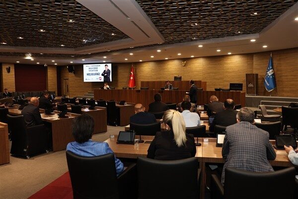 Kütahya Belediyesi Meclis Salonu’nda, Belediye Başkanı Eyüp Kahveci’nin başkanlığında gerçekleşen