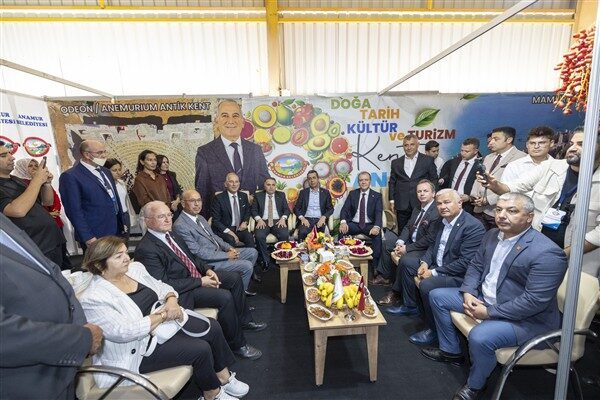 Türkiye’de nüfusun önemli bir oranının tarımdan geçindiğini ve tarımın direkt