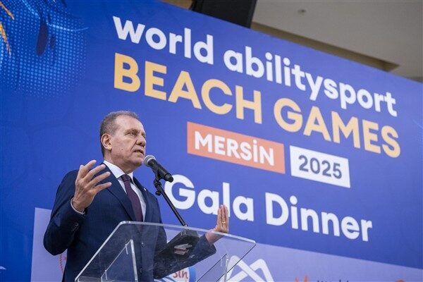 Başkan Seçer, sporcu ve antrenörlerle buluştu Türkiye Belediyeler Birliği (TBB) Başkan Vekili ve Mersin Büyükşehir Belediye