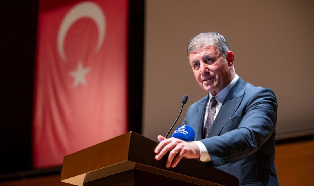 Başkan Tugay konuşmasında, İzmir’in geçmişinden aldığı ilhamla geleceğini inşa etmeye