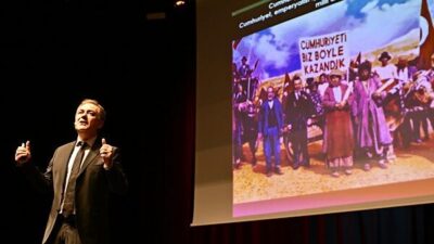 Antalya Muratpaşa Belediyesi tarafından, Cumhuriyet’in 102. yıl dönümünde tarihçi-yazar Sinan