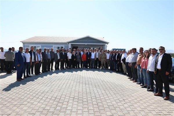 Toplantıya belediye meclis üyeleri, başkan yardımcıları ve daire müdürleri de