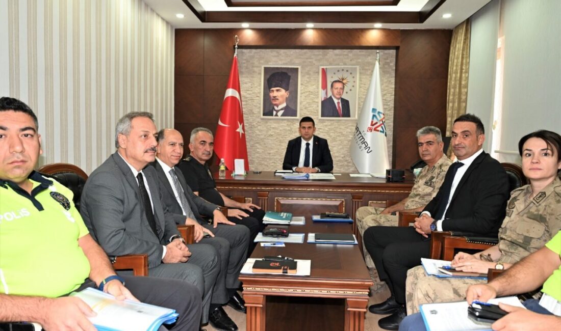 81 ilin valilerinin katılımıyla gerçekleştirilen toplantıda, trafik güvenliğinde yeni dönemin