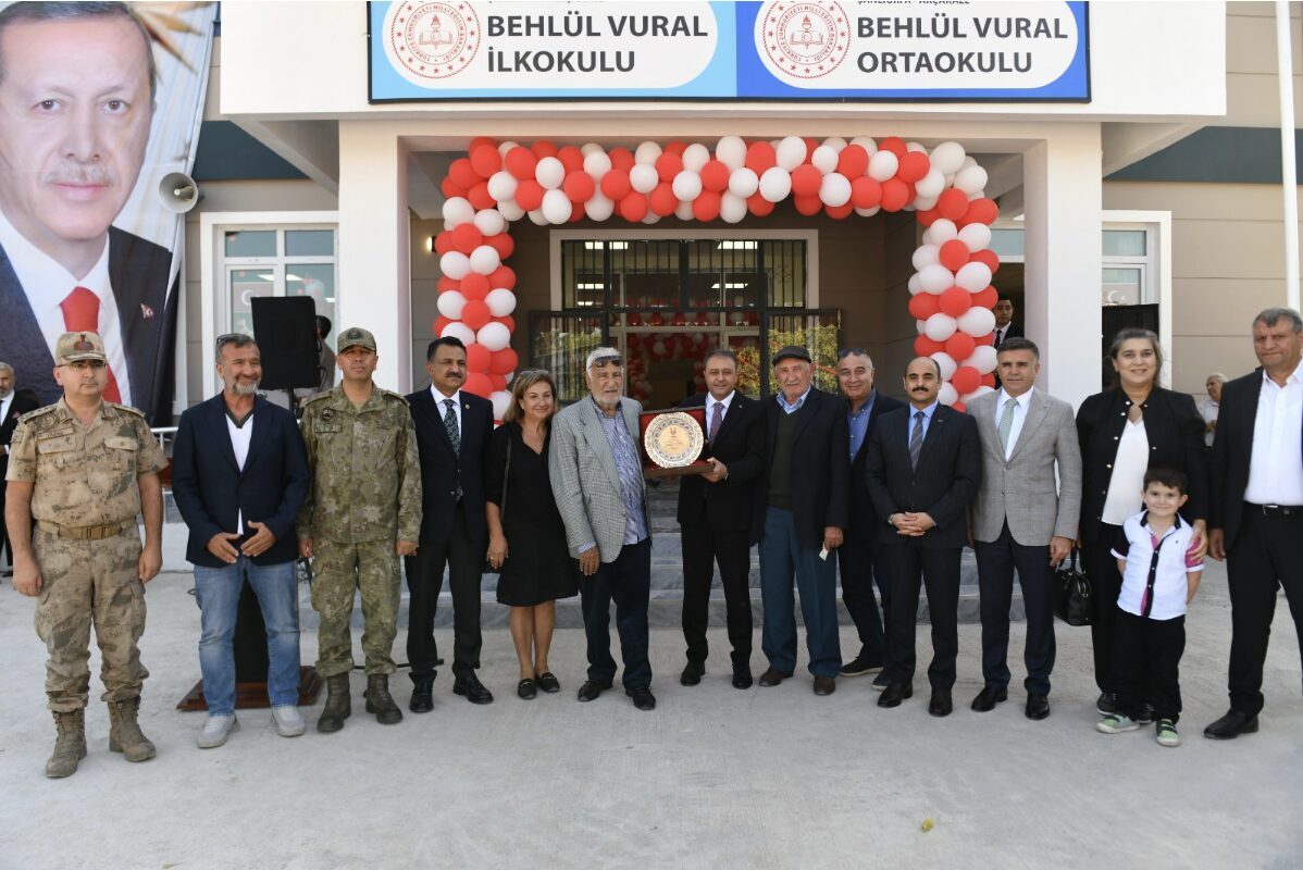 Şanlıurfa’nın Akçakale ilçesi Yukarı Cinpolat Mahallesi’nde Behlül Vural İlk ve Ortaokulu törenle