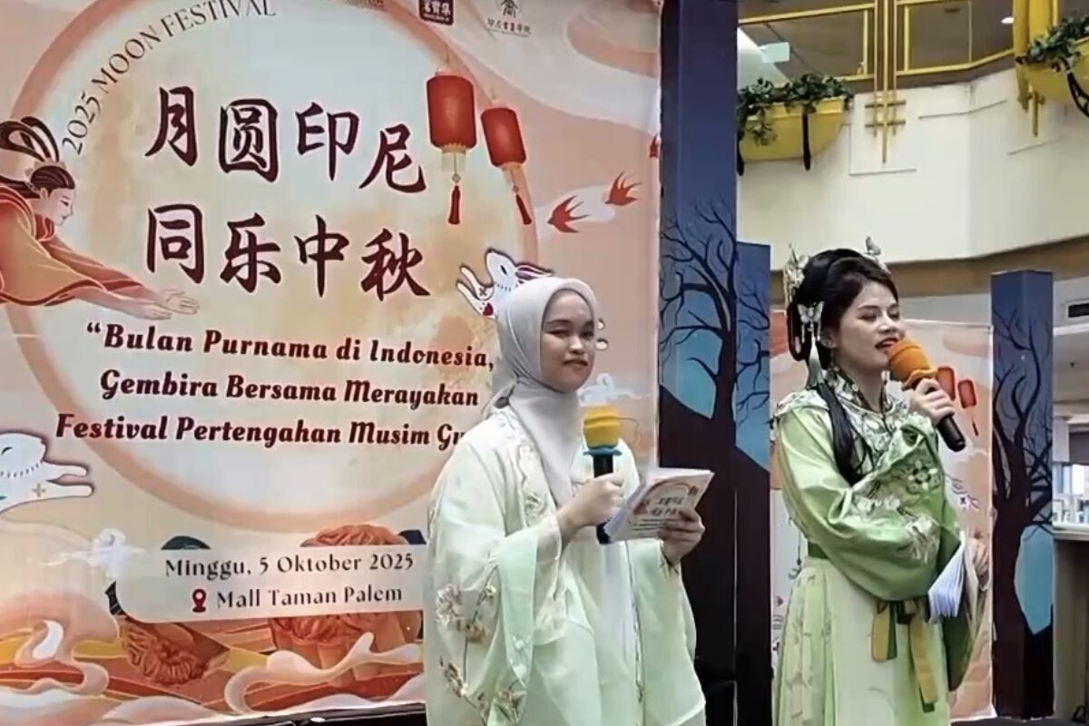 Macaristan'ın başkenti Budapeşte'de düzenlenen kutlamalarda, geleneksel sanat performansları, Çin mutfağı