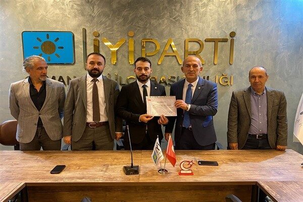 Mazbata töreninin ardından İl Başkanı İsmail Kaya’nın katılımıyla düzenlenen programda,