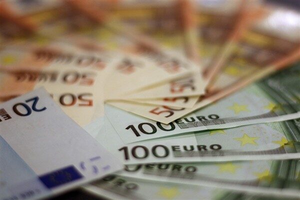Bulgaristan'ın resmi para birimi olarak kabul edilmesiyle bağlantılı bu girişim,