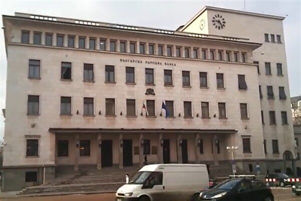Bulgaristan kamu yayıncısı BNT'ye verdiği röportajda Radev, gelir artışının devam