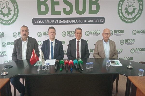 Toplantıya BESOB Başkanı Fahrettin Bilgit ve Bursa Matbaacılar ve Kırtasiyeciler