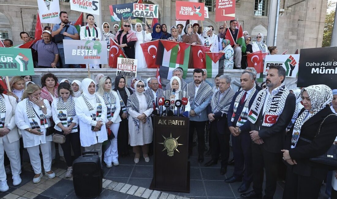 Kayseri Cumhuriyet Meydanı’nda Bürüngüz Camii önünde düzenlenen etkinliğe Başkan Büyükkılıç