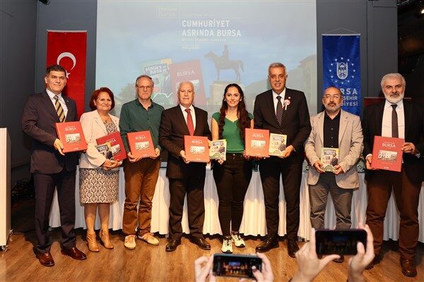 Büyükşehir, iki kitabı kent belleğine kazandırdı Kent Tarihi ve Tanıtımı Dairesi Başkanlığı tarafından hazırlanan programla, kent