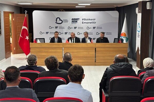 Muhtarlarla koordinasyon toplantısının yeni durağı Marmara Adası oldu. Balıkesir Büyükşehir
