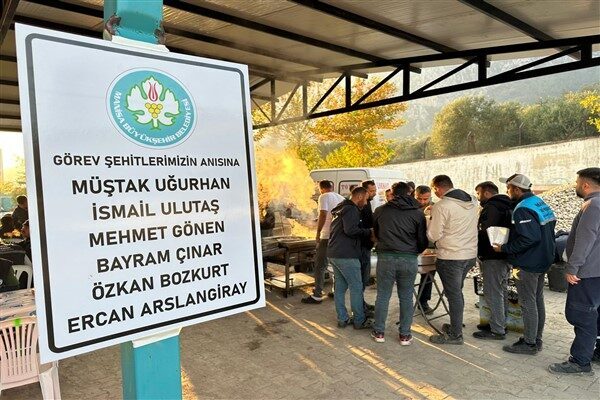 Manisa Büyükşehir Belediyesi Kent Estetiği Dairesi Başkanlığı, lokma hayrı düzenledi.