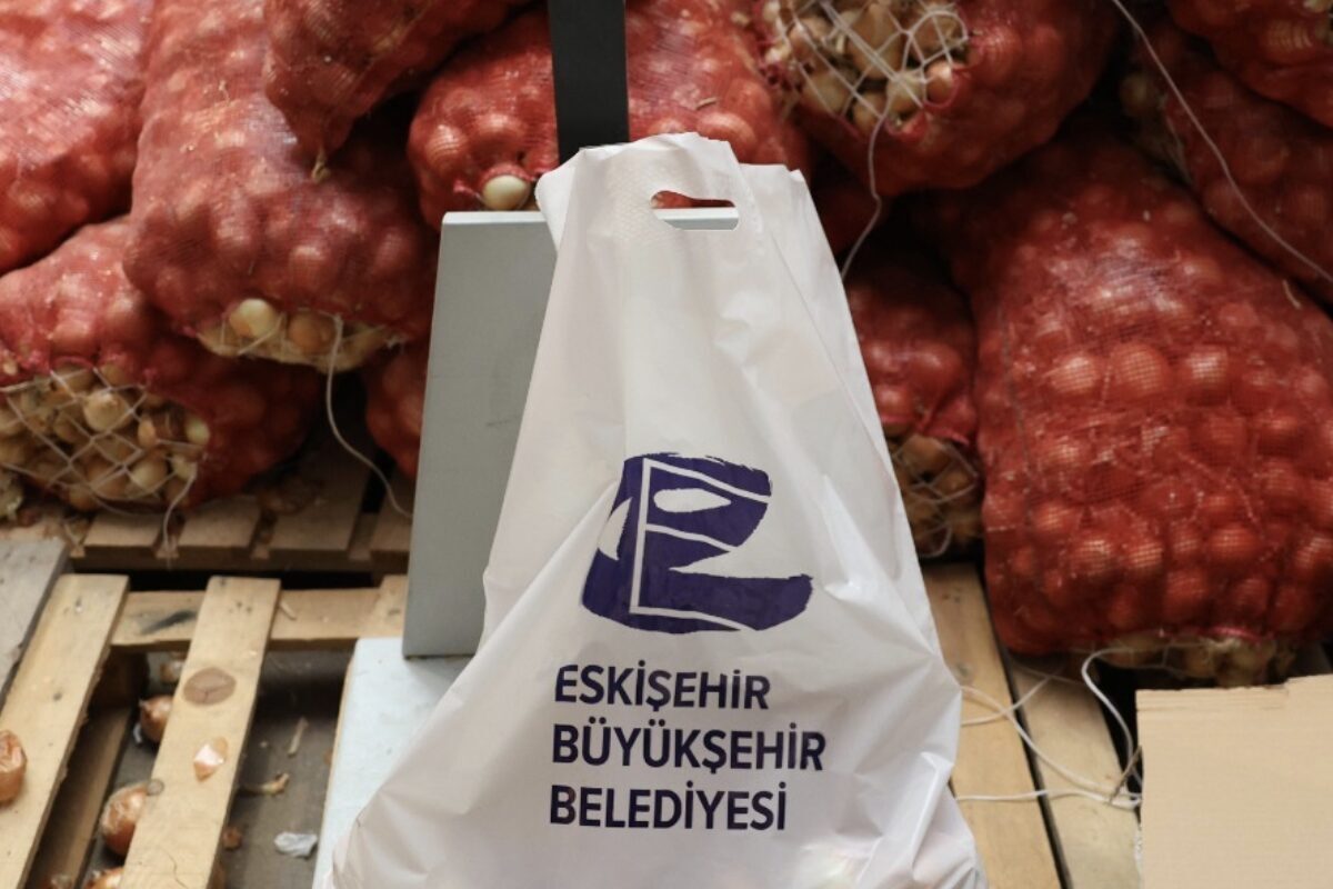 Eskişehir Büyükşehir Belediyesi tarafından, ilçelerdeki atıl tarım arazilerini üretime kazandırılarak