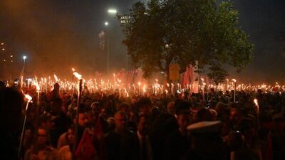 Cumhuriyet Bayramı kapsamında ilk olarak, Cumhuriyet Meydanı'nda Çelenk Sunma Töreni