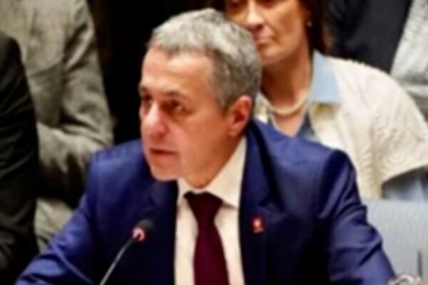 Cassis: Kuveyt ile 60 yıllık dostluğumuz yeni bir ivme kazanıyor İsviçre Dışişleri Bakanı Ignazio Cassis, Kuveyt Dışişleri Bakanı Abdullah El-Yahya