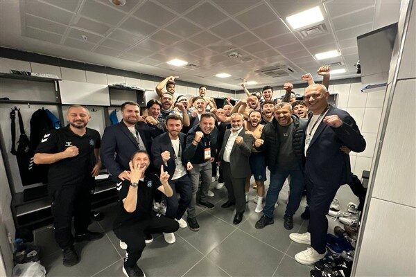  Çayırova Belediyesi  Baş antrenör Gökhan Güney’in öncülüğünde maça Roberto Gallinat,