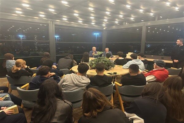 6. Çayırova Kitap Günleri, kent genelinde birçok noktada söyleşi programlarıyla