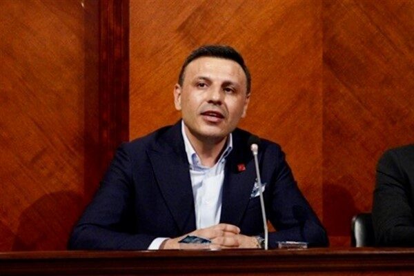 Çelik: İmamoğlu, Çağlayan Adliyesi’ne ifade vermeye geliyor Çelik, İmamoğlu’nu metrobüs ve metro ile Çağlayan durağında inerek Çağlayan