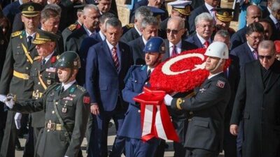 Cumhuriyet Halk Partisi (CHP) Genel Başkanı Özgür Özel, Cumhuriyet'in kuruluşunun