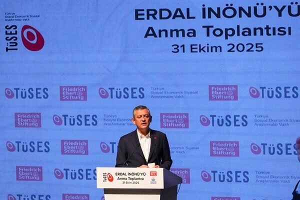 CHP Genel Başkanı Özel, TÜSES Erdal İnönü’yü Anma Toplantısına katıldı Cumhuriyet Halk Partisi (CHP) Genel Başkanı Özgür Özel, Türkiye Sosyal