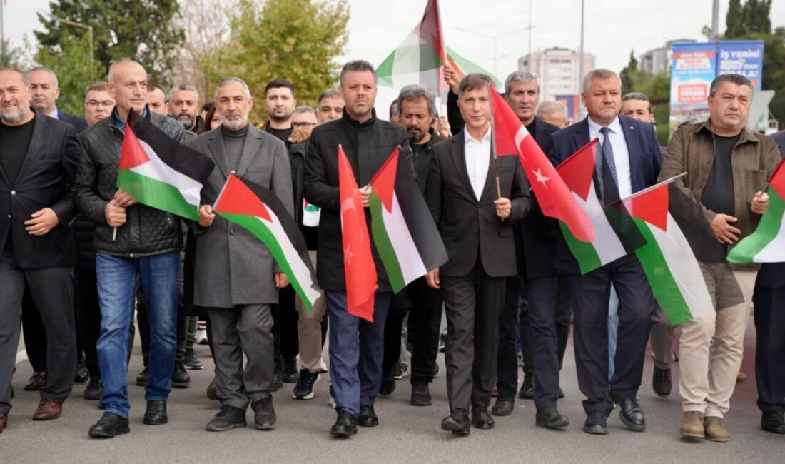 Çorlu Filistin İnisiyatifi tarafında organize edilen yürüyüşe vatandaşlar, Çorlu Belediye