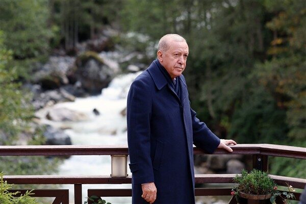 Cumhurbaşkanı Erdoğan'a ziyaretinde, Çevre, Şehircilik ve İklim Değişikliği Bakanı Murat