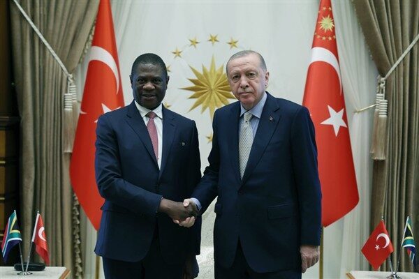 Cumhurbaşkanı Erdoğan, Güney Afrika Cumhuriyeti Cumhurbaşkanı Yardımcısı Paul Mashatile'yi Cumhurbaşkanlığı