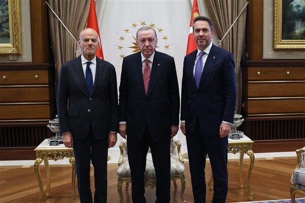 Cumhurbaşkanı Erdoğan, İtalya Milli Hidrokarbon Ajansı Başkanı Descalzi'yi Cumhurbaşkanlığı Külliyesi'nde