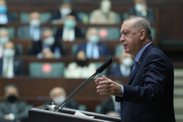 Cumhurbaşkanı Erdoğan'ın konuşmasından bazı satır başları şöyle: "Genel merkezimizde gerçekleştirdiğimiz