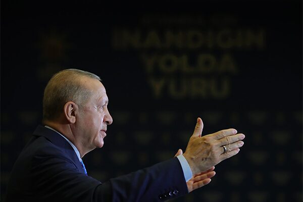 Cumhurbaşkanı Erdoğan’dan Balıkesir depremi sonrası geçmiş olsun mesajı Cumhurbaşkanı Erdoğan, sosyal medya hesabından yaptığı açıklamada, “Balıkesir’in Sındırgı ilçesinde