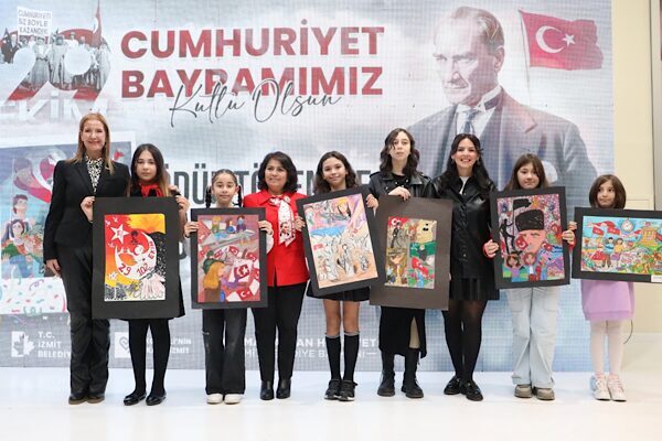 “Cumhuriyet ile Büyüyorum” resim yarışmasında ödüller verildi İzmit Belediyesi Kadın ve Aile Hizmetleri Müdürlüğü tarafından 29 Ekim