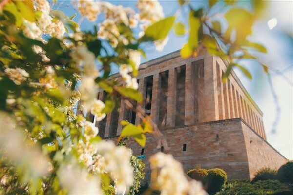 Cumhuriyet kutlamalarında Atatürk’e özel hediye, ”vatan toprağı” Hibya muhabirinin Kocaeli Üniversitesi İletişim Fakültesi Halkla İlişkiler ve Tanıtım