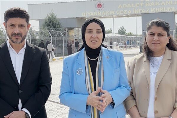 DEVA Partisi Genel Başkan Yardımcısı Esen, Diyarbakır Cezaevi’nde çocuklarıyla kalan