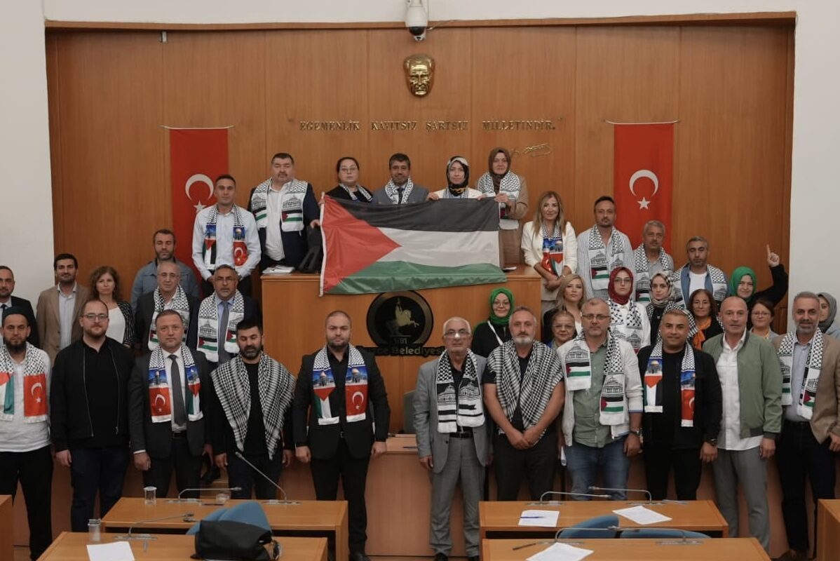 Düzce Belediye Meclisi, Düzce Belediye Başkanı Dr. Faruk Özlü’nün teklifiyle